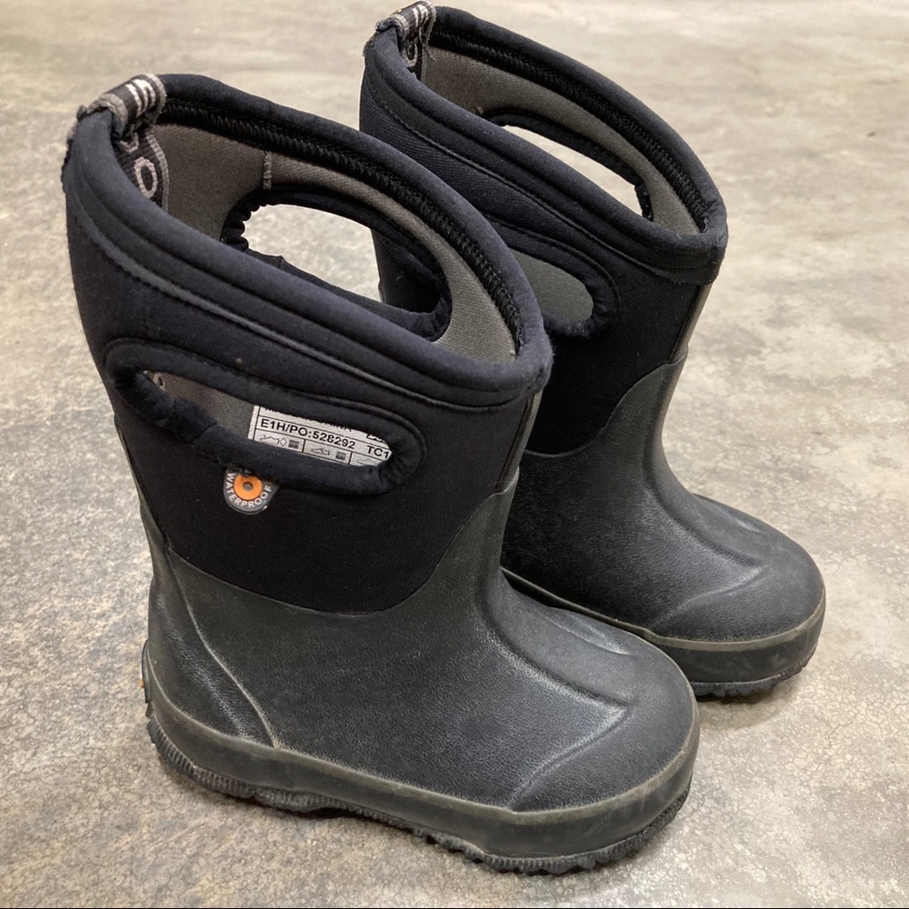 BOGS Kids Classic High Waterproof Winter Snow Boots, Black, Unisex